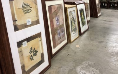FREE PICTURE FRAMES WITH GLASS